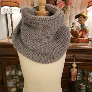 Calvin Klein neck scarf